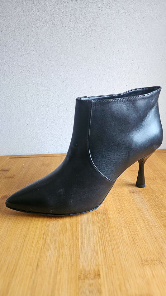 Stivaletto basso pelle